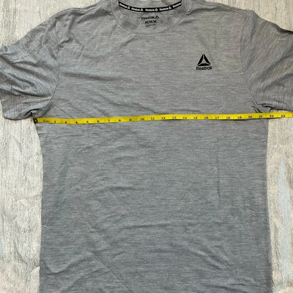 Reebok‎ Men's Heather Gray Short Sleeve Tee